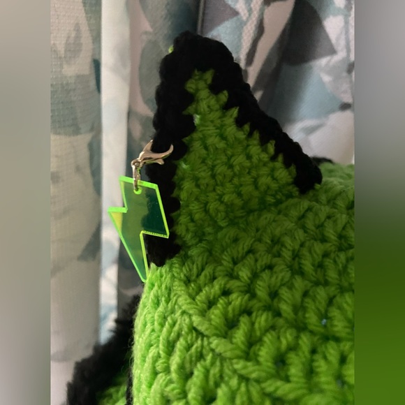 Crochet Alien Bucket Hat - Picture 3 of 4